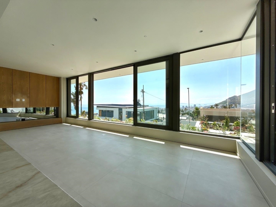 3 Bedroom Property for Sale in Fresnaye Western Cape